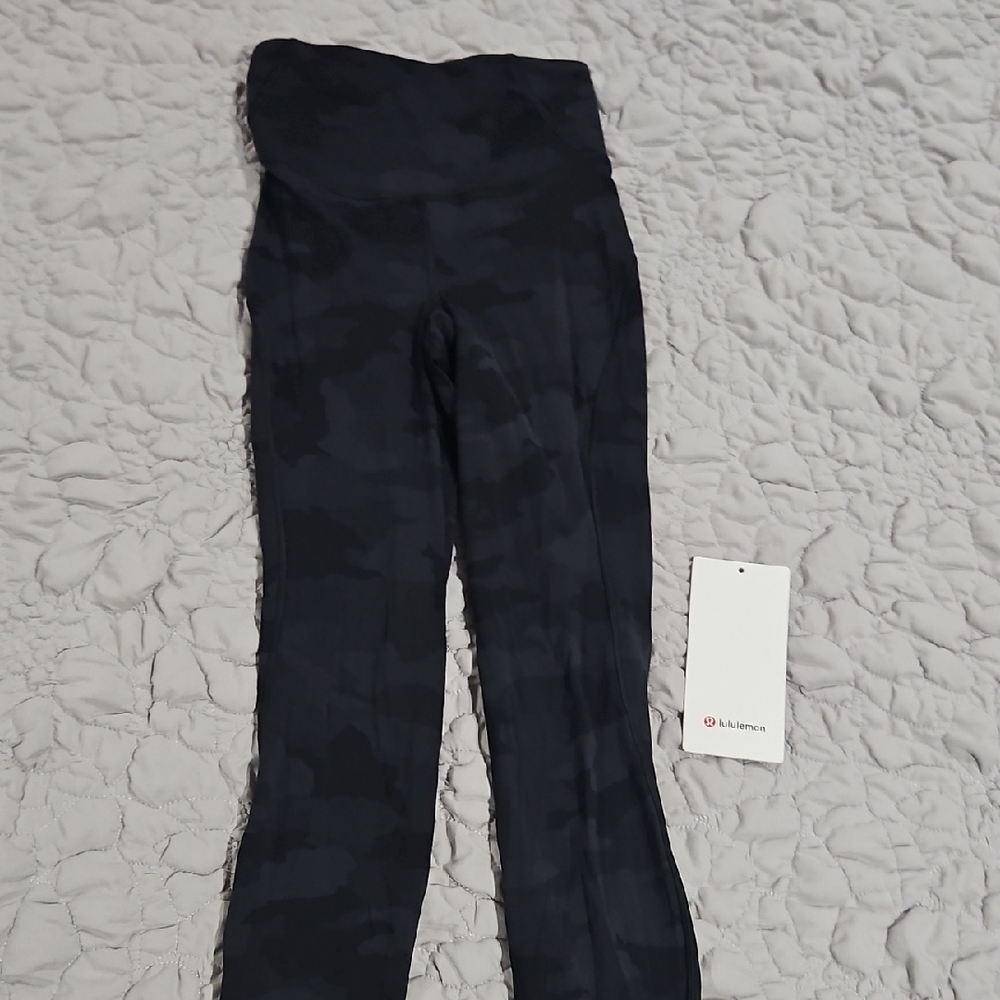 Lululemon Black Camo Base Pace HR Tight 25" Legginga